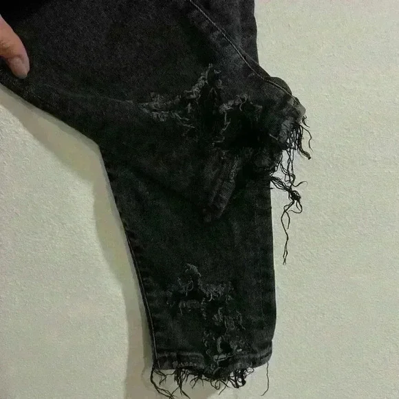 AGOLDE Las Angeles size 28 black distressed jeans in used pre owned condition - Picture 4 of 7